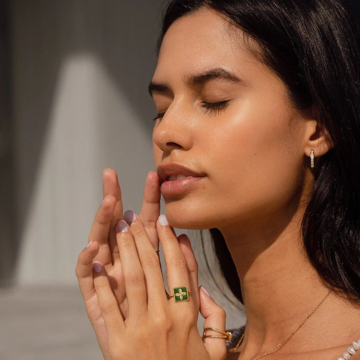 Anel Luxurious Trevo Verde Ajustável Lenogue Ouro