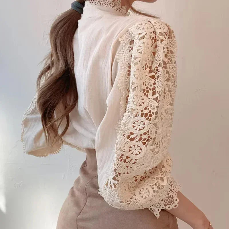 Blusa de Algodão com Renda Gola Alta para Escritório Lenogue