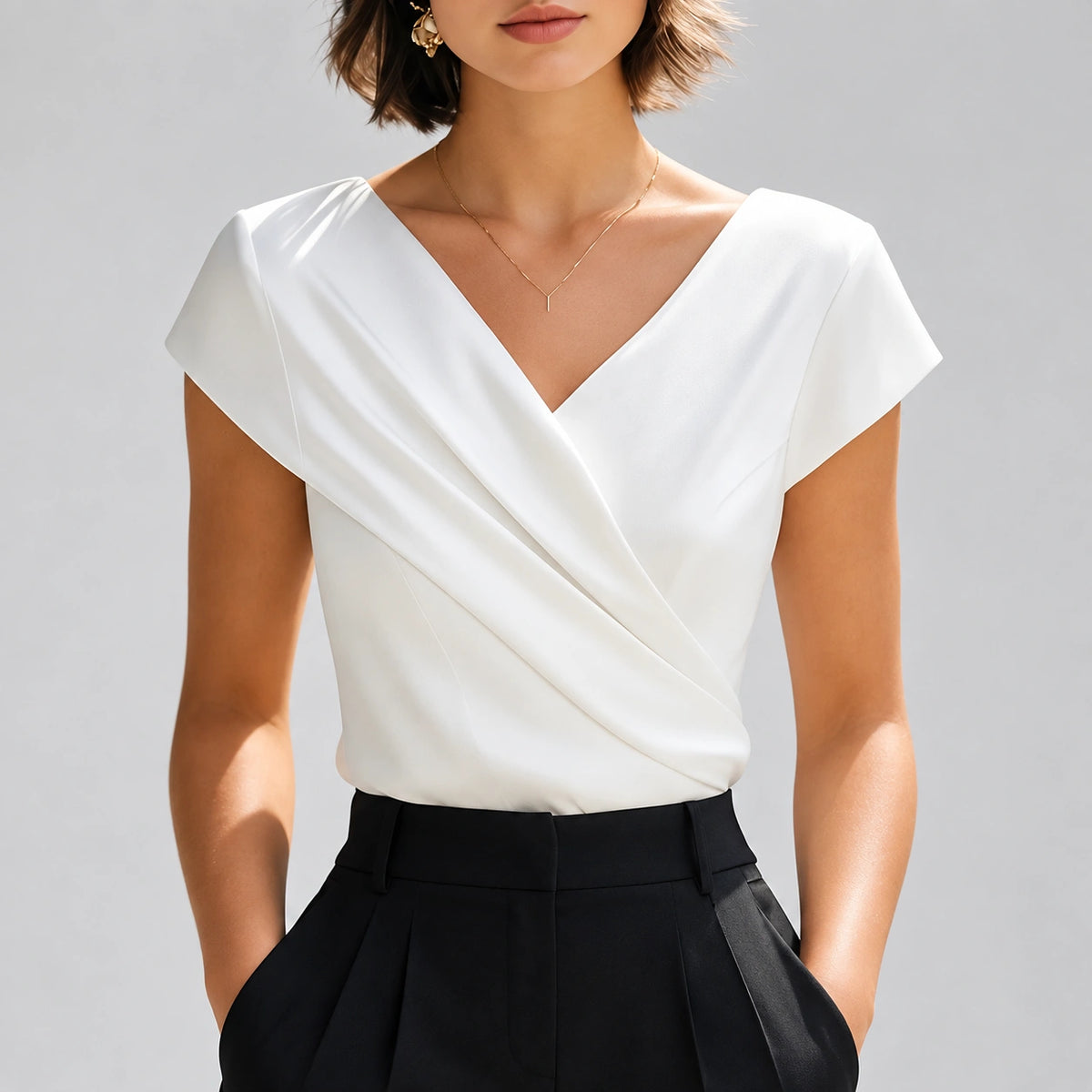 Blusa de Poliéster com Decote V e Manga Curta Raffiné Lenogue