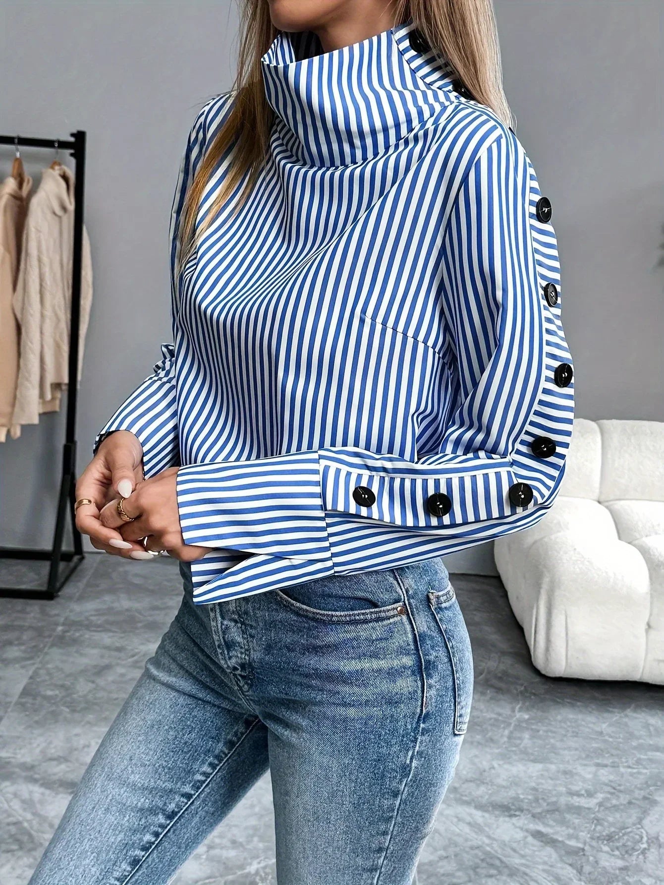 Blusa de Poliéster Listrada com Gola Alta Lenogue