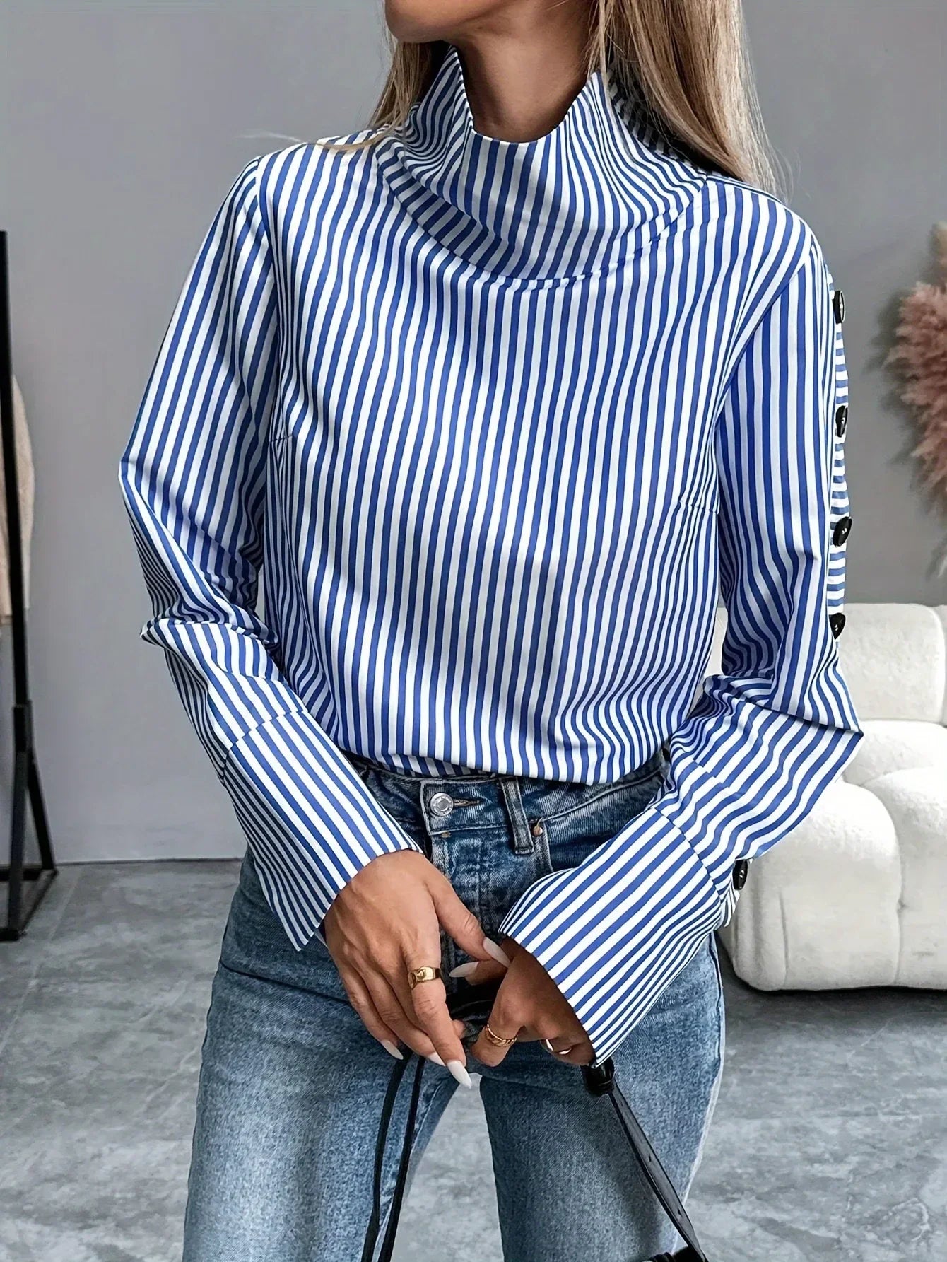 Blusa de Poliéster Listrada com Gola Alta Lenogue