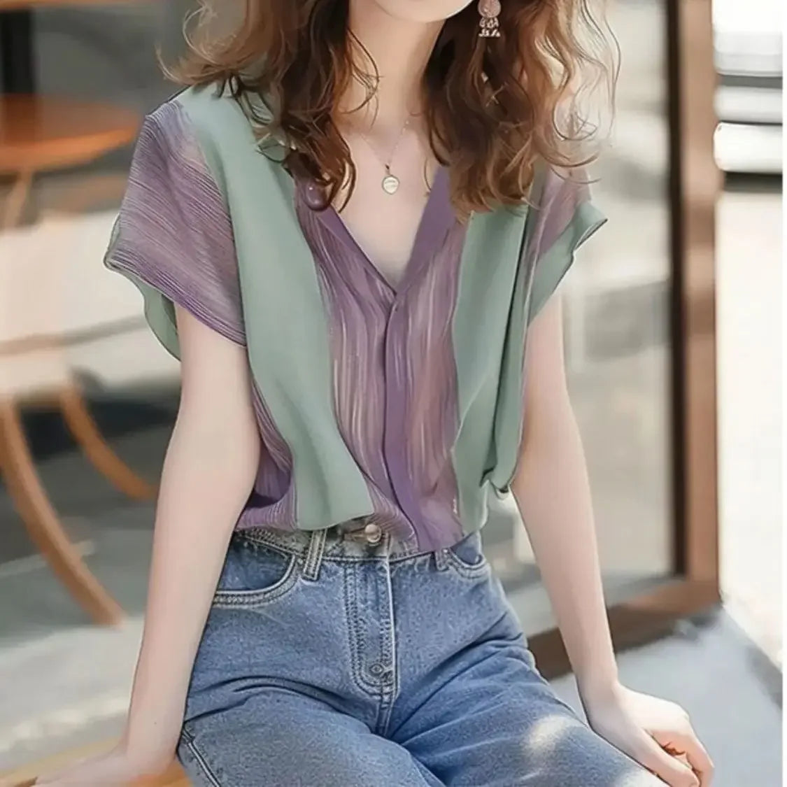 Blusa de Poliéster Listrada Gola v com Abotoamento Frontal Lenogue Verde / m