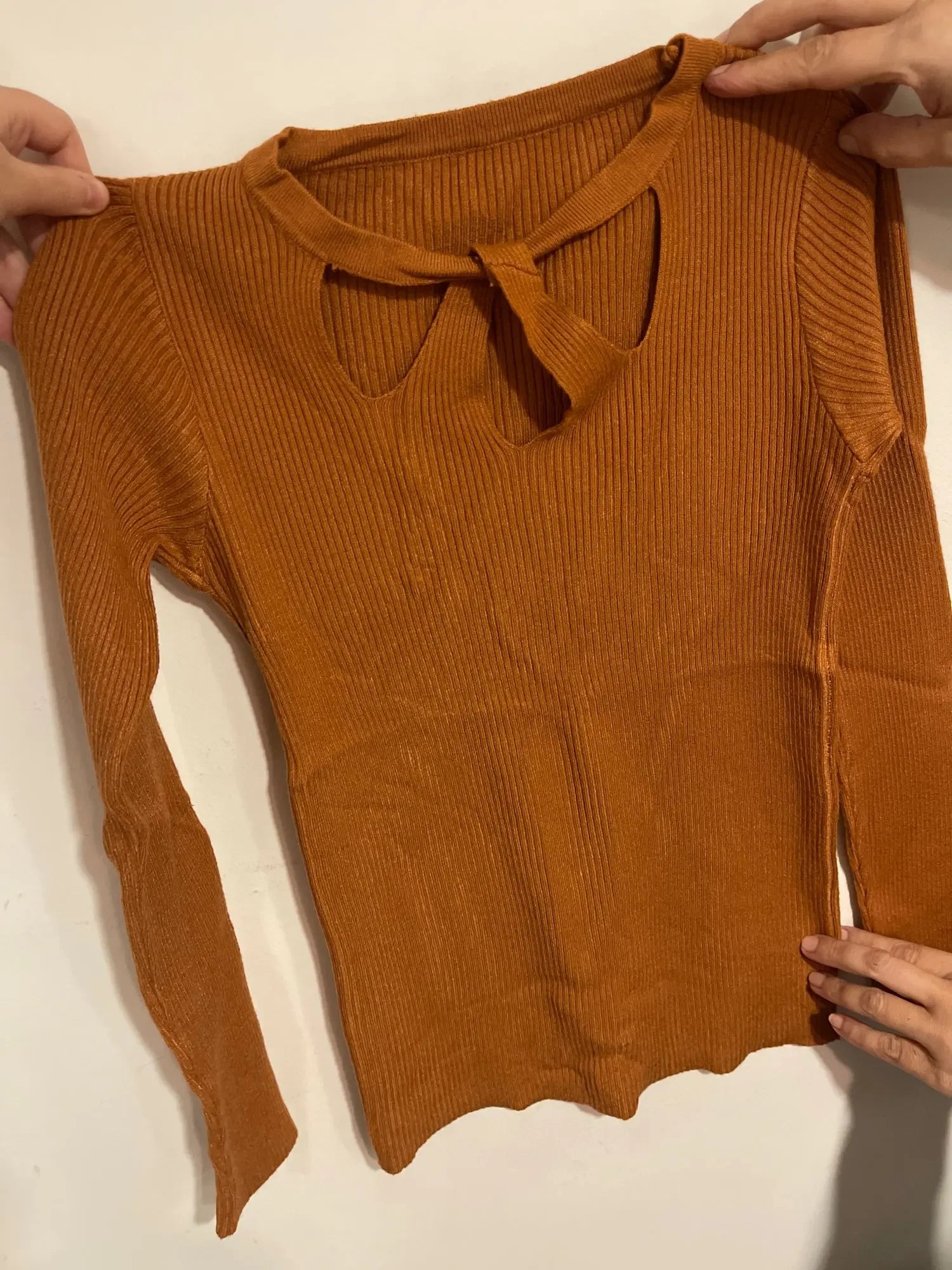 Blusa de Tricot Canelado com Recorte no Decote Lenogue