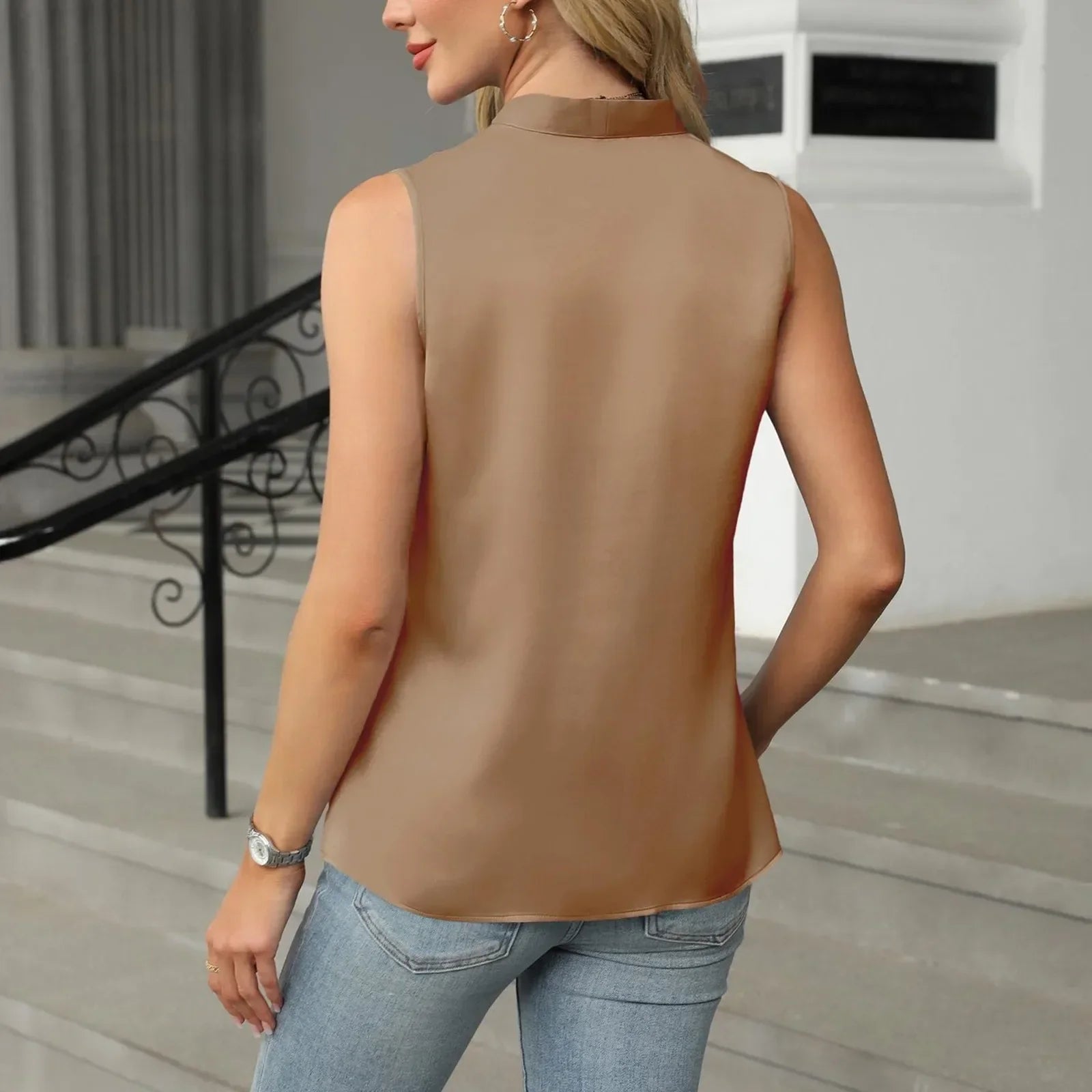 Blusa Regata em Seda Sintética com Decote v Lenogue