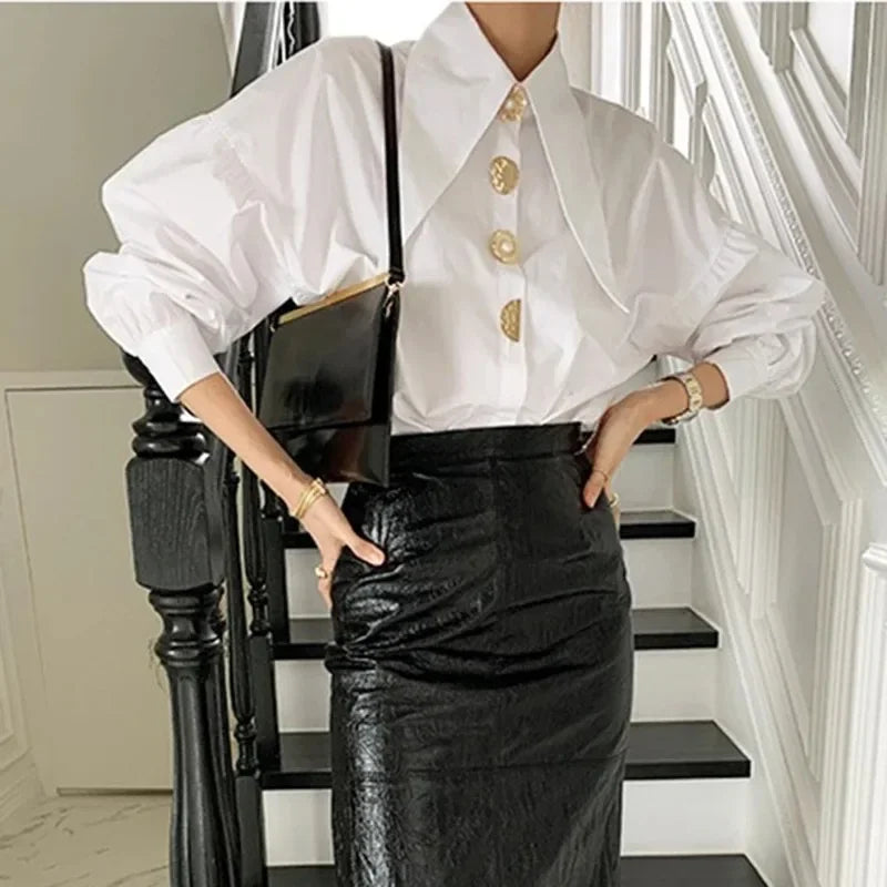 Blusa Social com Pérolas e Gola Marcante Lenogue