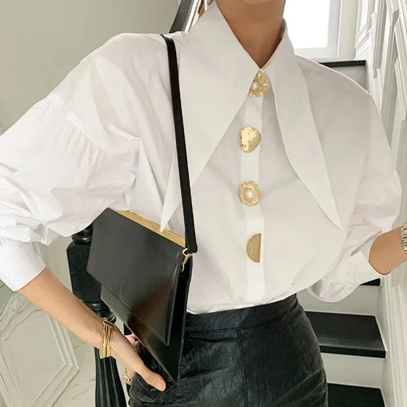 Blusa Social com Pérolas e Gola Marcante Lenogue