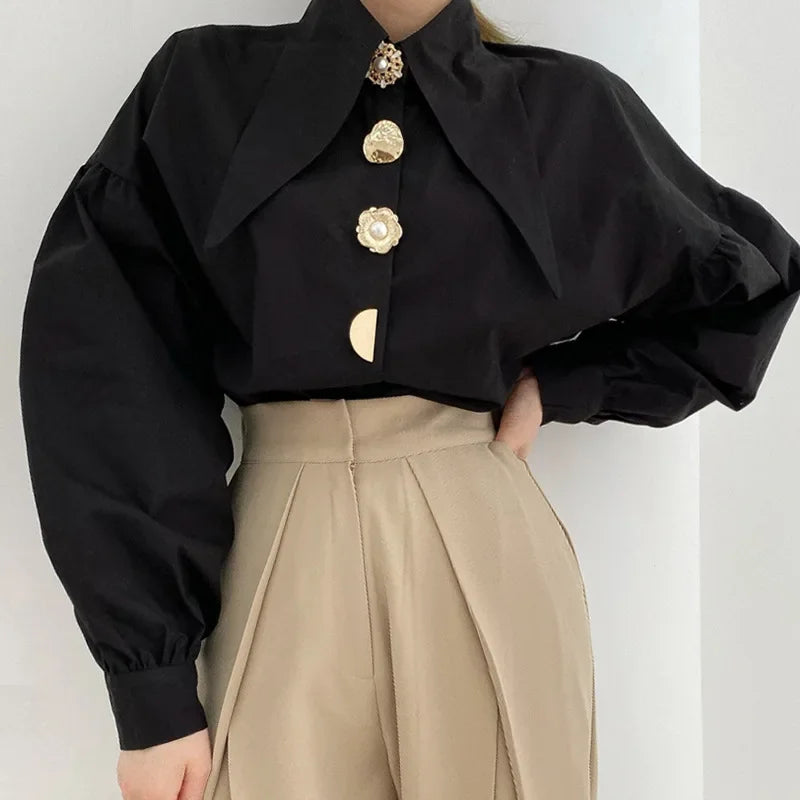 Blusa Social com Pérolas e Gola Marcante Lenogue