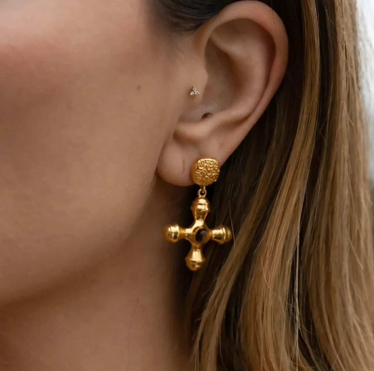 Brinco Glamorous Olho de Tigre Lenogue Ouro