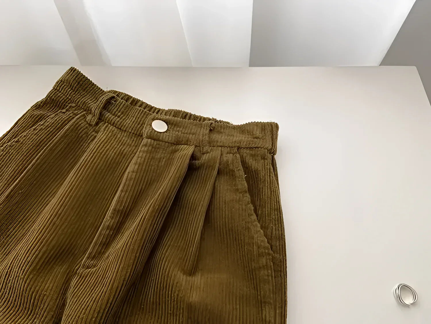 Calça Reta de Cintura Alta em Veludo Cotelê para Outono Lenogue