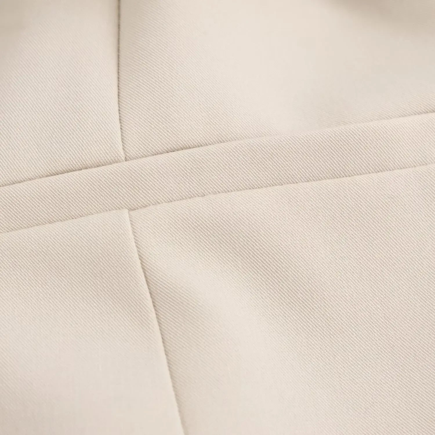 Conjunto Blusa sem Mangas Gola Redonda e Vestido Curto com Cinto Lenogue