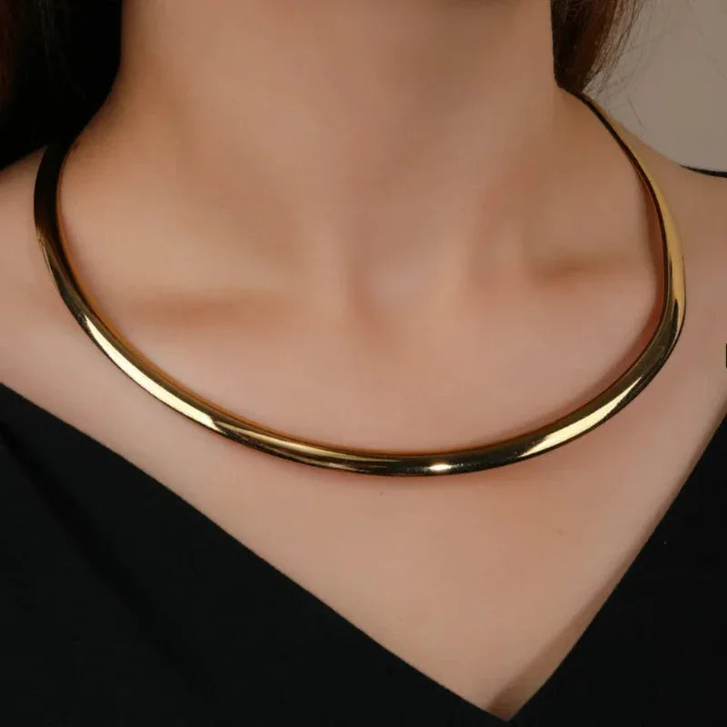 Gargantilha de Titânio Banhada a Ouro 18k Lenogue