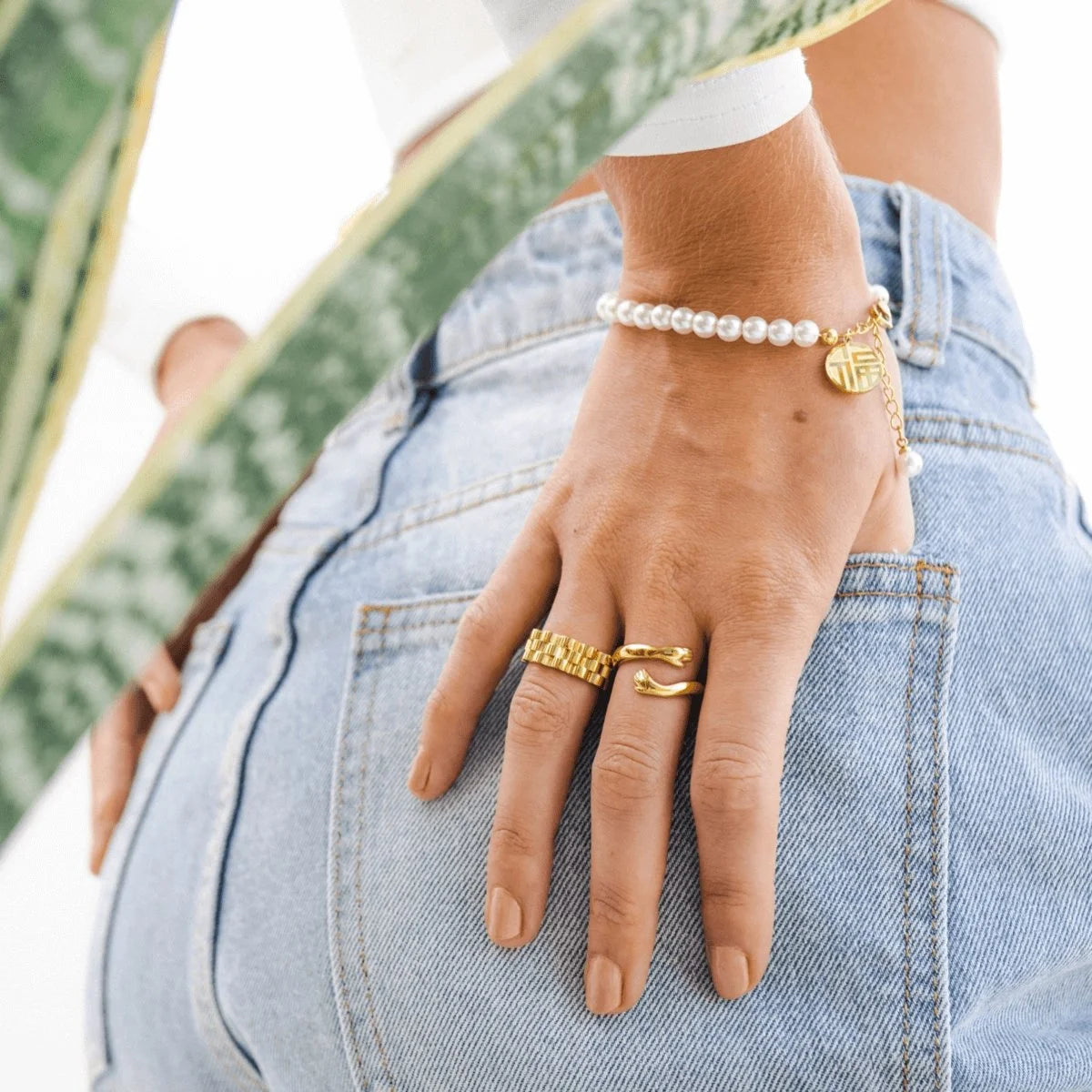 Pulseira Divine de Pérolas Charm Banhada em Ouro 18k Lenogue 18cm