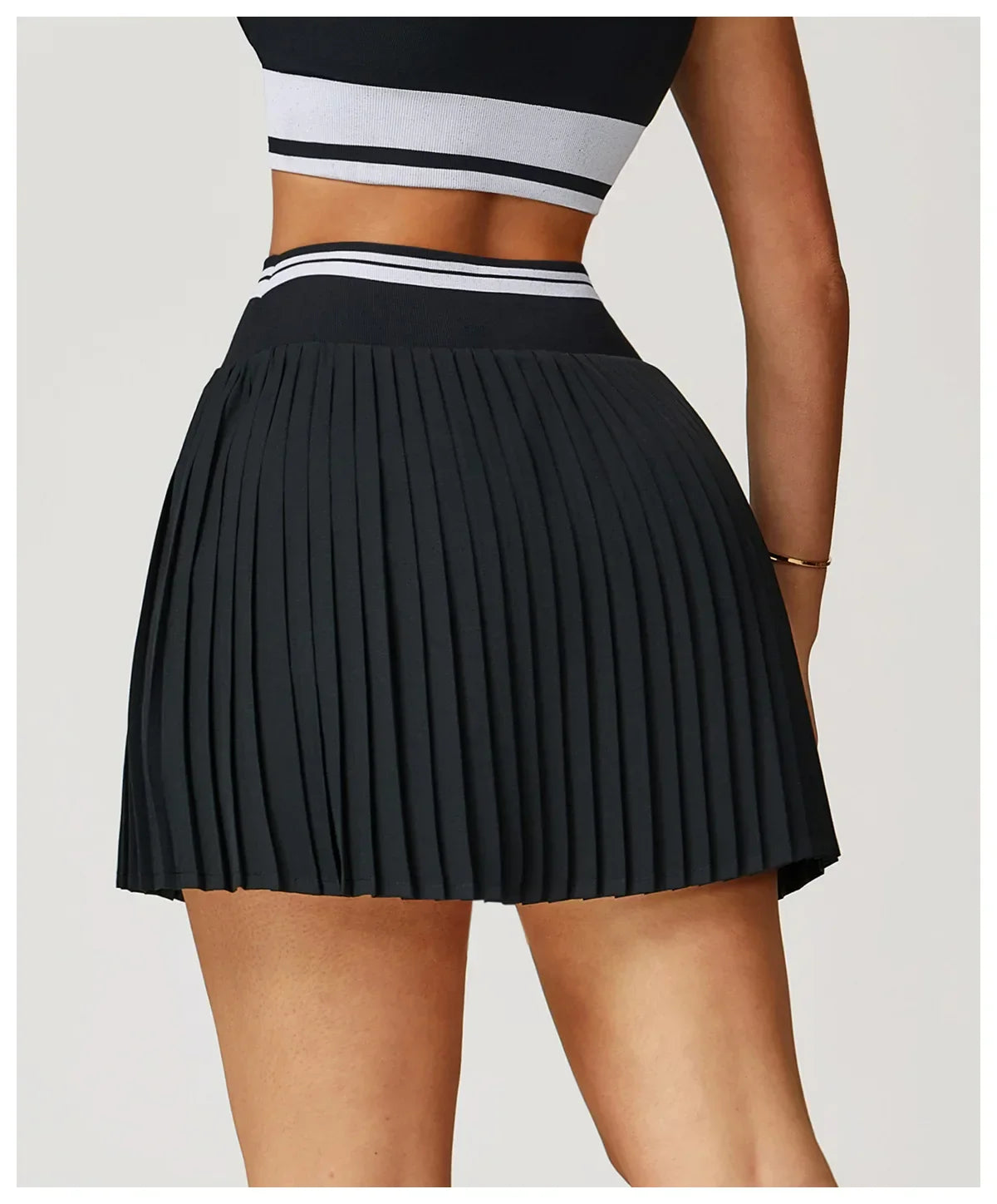 Saia Shorts de Nylon Plissada com Elastano e Cós Alto Lenogue