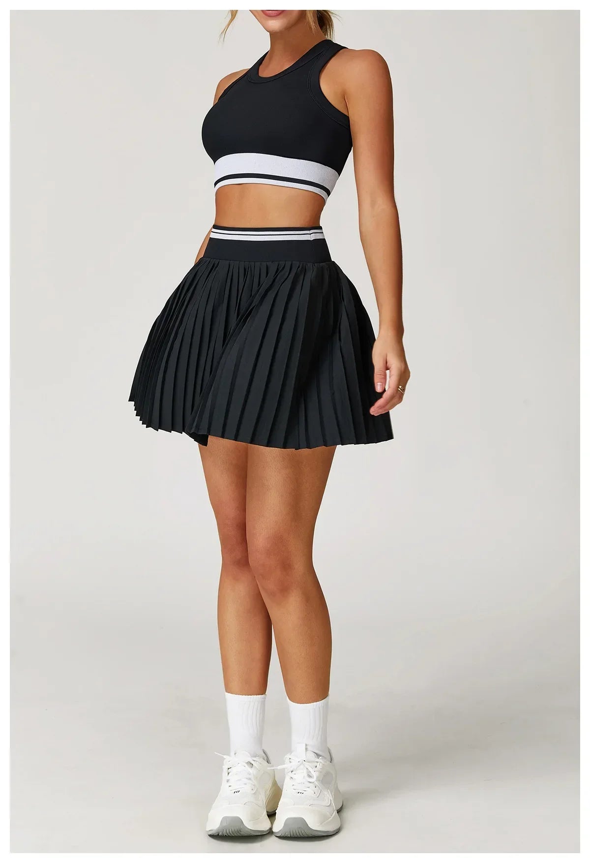 Saia Shorts de Nylon Plissada com Elastano e Cós Alto Lenogue