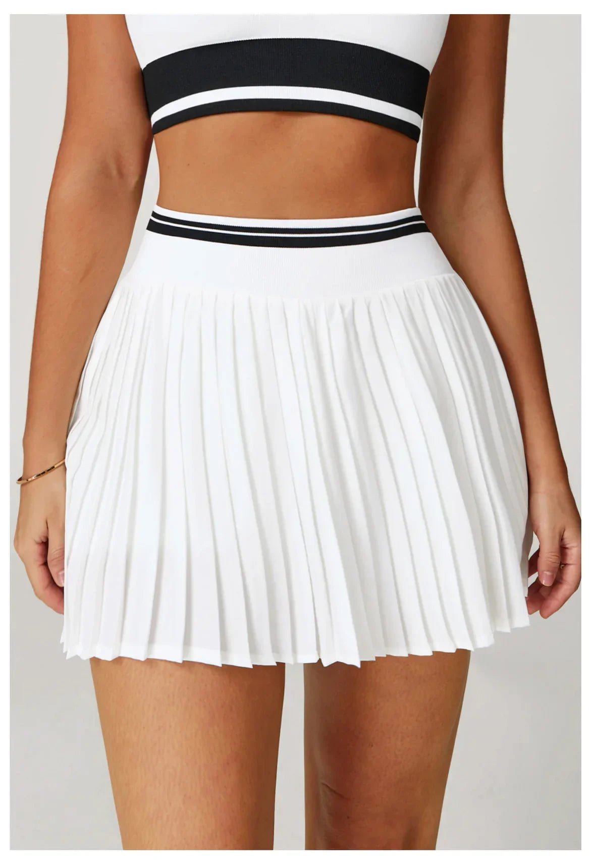 Saia Shorts de Nylon Plissada com Elastano e Cós Alto Lenogue