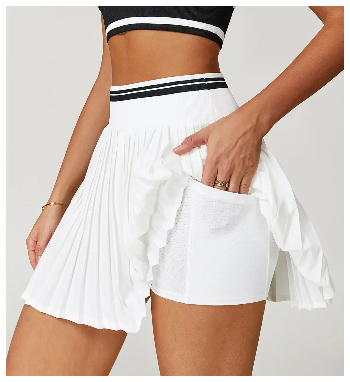 Saia Shorts de Nylon Plissada com Elastano e Cós Alto Lenogue