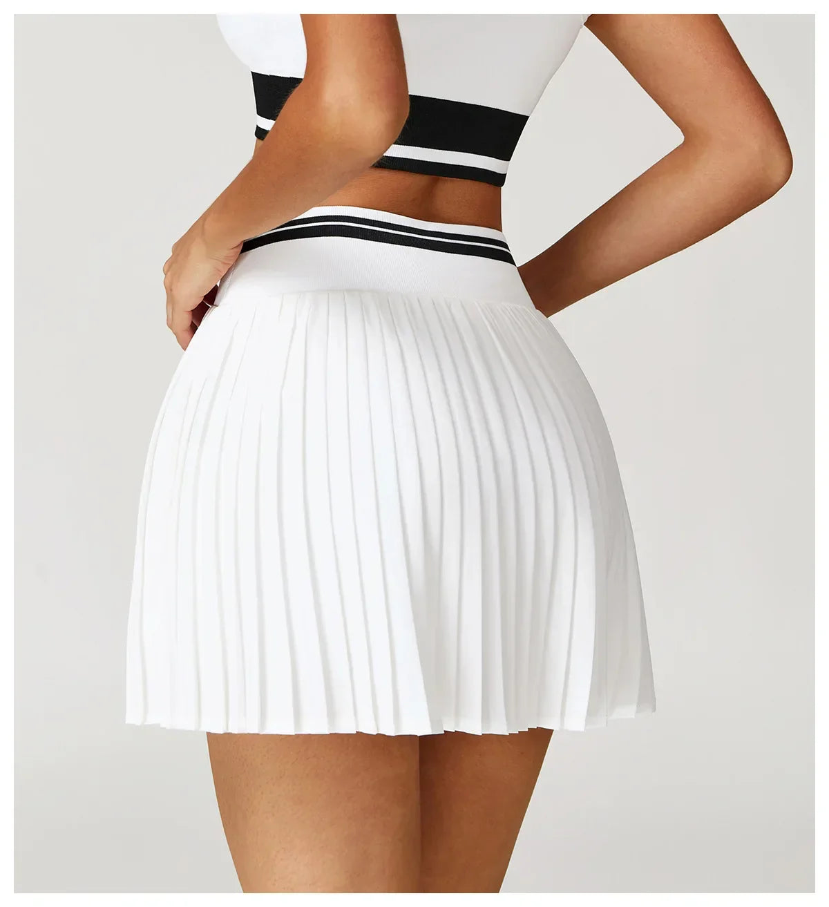 Saia Shorts de Nylon Plissada com Elastano e Cós Alto Lenogue