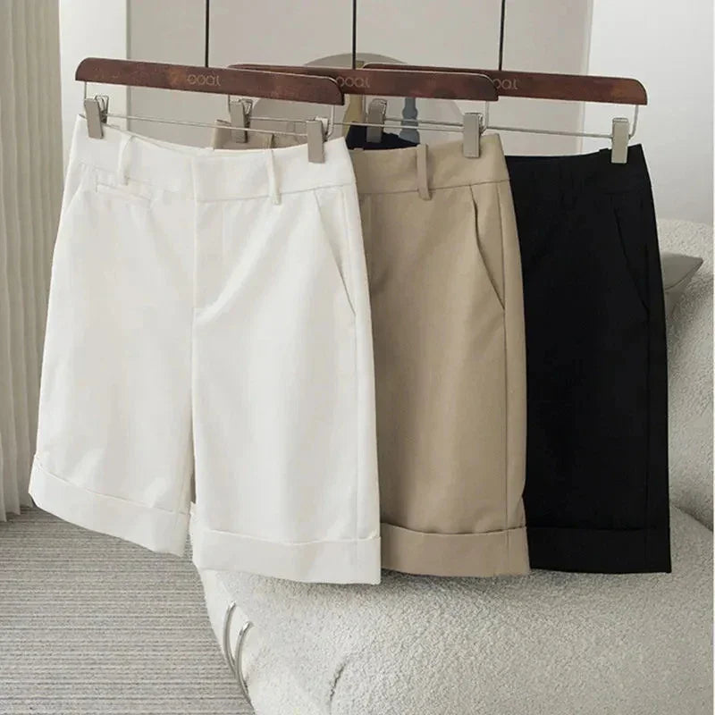 Shorts Cargo com Bolsos e Cintura Alta Chic Lenogue