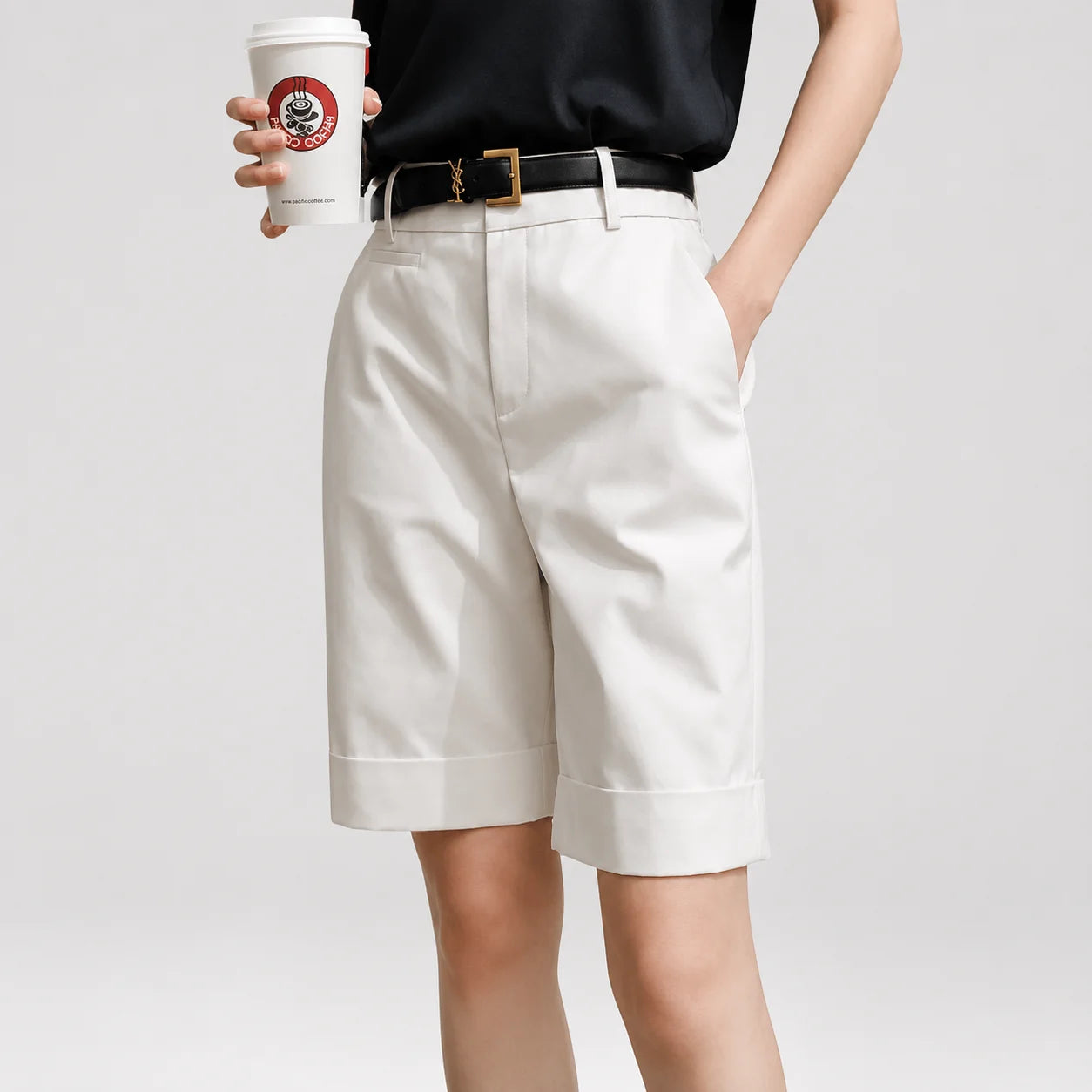 Shorts Cargo com Bolsos e Cintura Alta Chic Lenogue