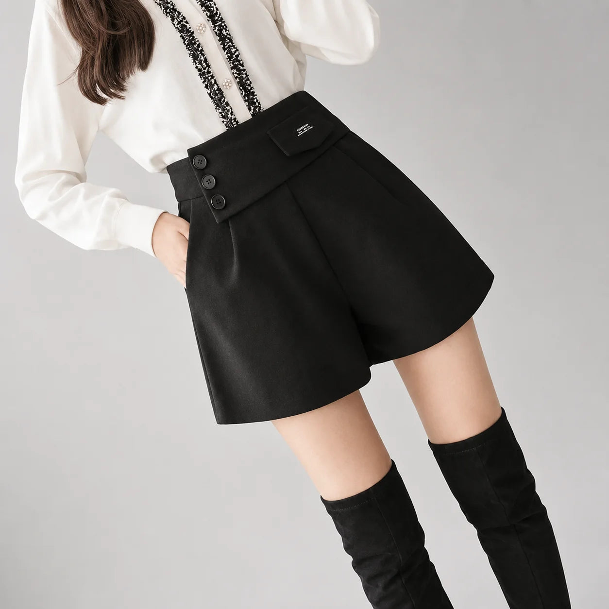 Shorts de Lã Plissado com Cintura Alta Wide Leg Chic Lenogue