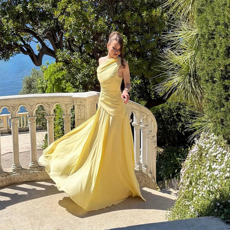 Vestido Assimétrico de Chiffon com Ombro a Ombro Charme Lenogue
