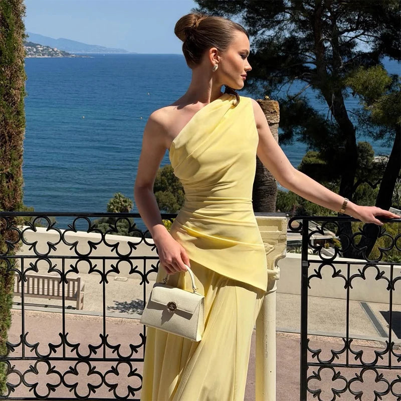 Vestido Assimétrico de Chiffon com Ombro a Ombro Charme Lenogue