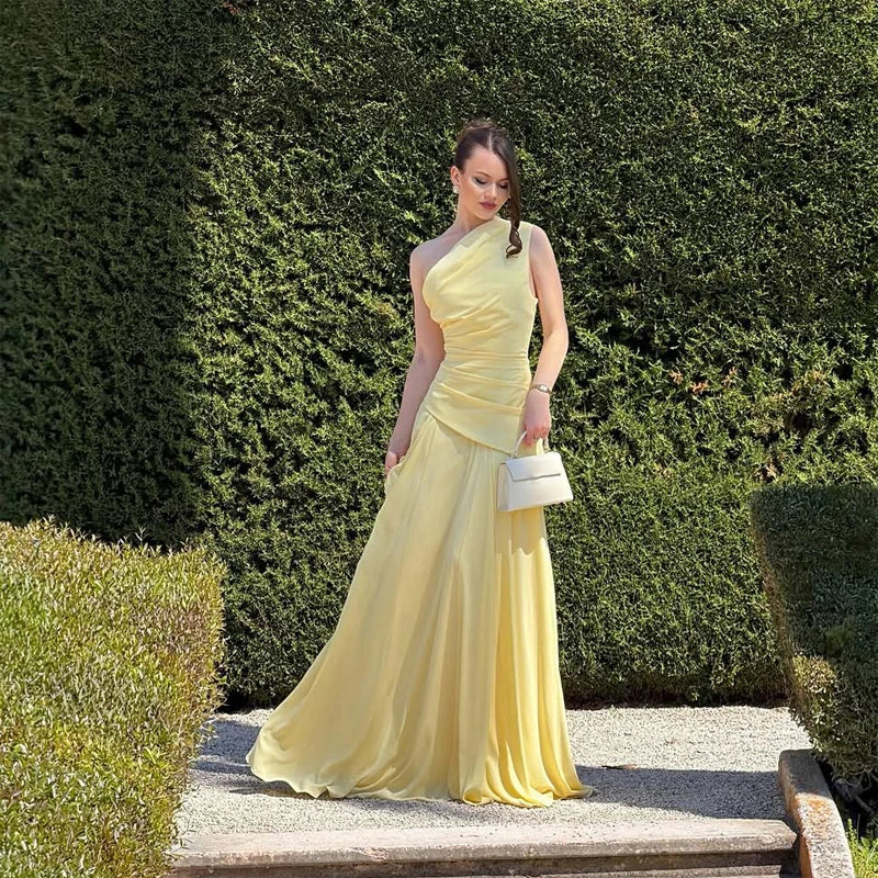 Vestido Assimétrico de Chiffon com Ombro a Ombro Charme Lenogue