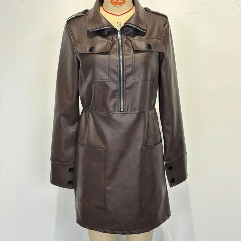 Vestido Curto Couro Ecológico Meio Zíper Marrom Lenogue