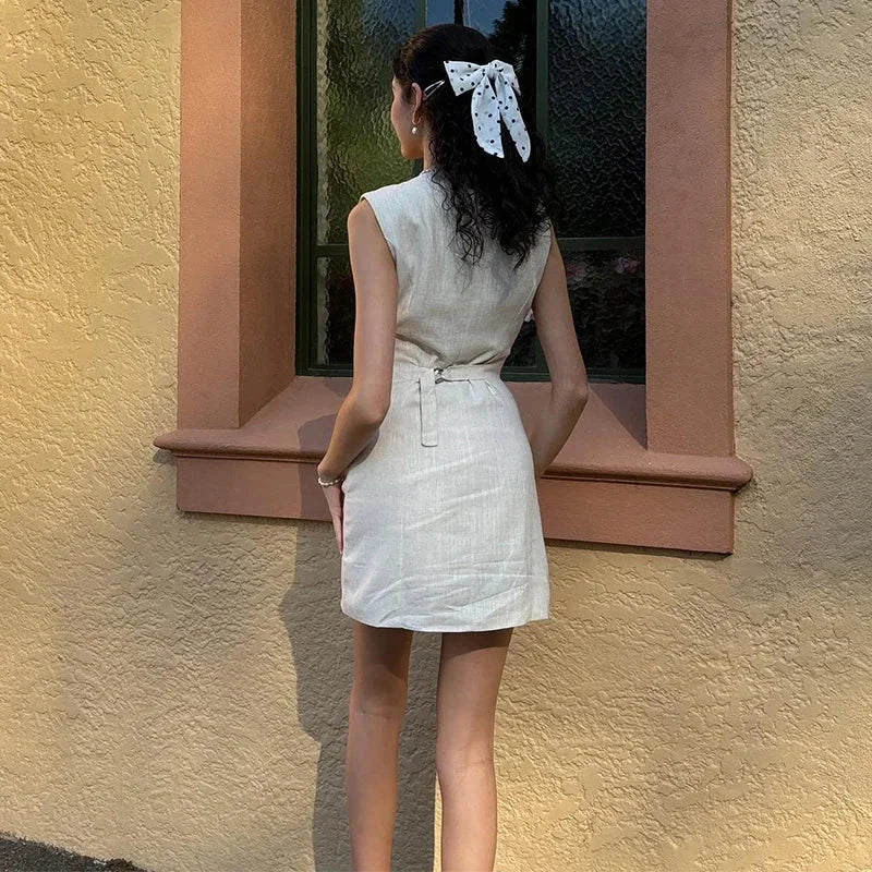 Vestido Curto de Linho sem Mangas Abotoado Lenogue