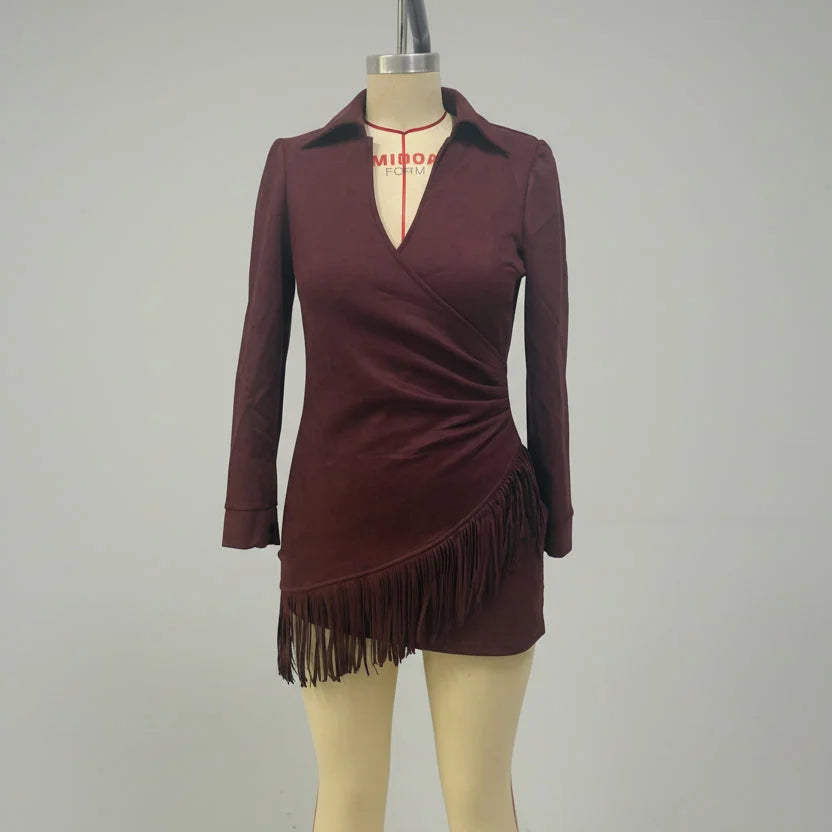 Vestido Curto Gola Lapela Camurça Sintética com Franjas Lenogue