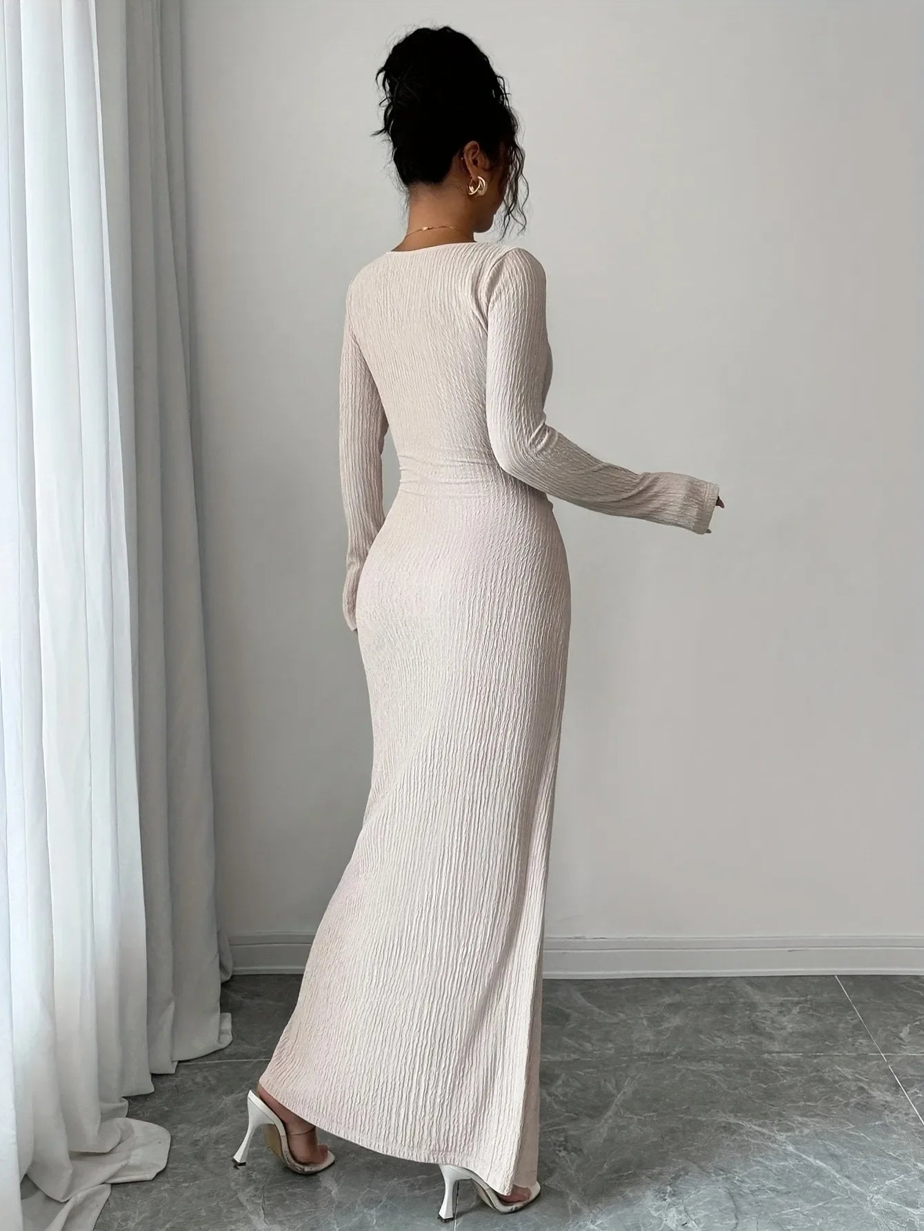 Vestido Midi Malha Texturizada Paetês Barra Assimétrica Lenogue