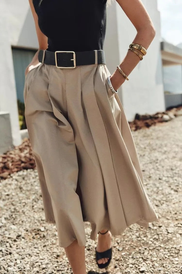 Vestido Midi Plissado em Tricot com Cinto para Festas Lenogue