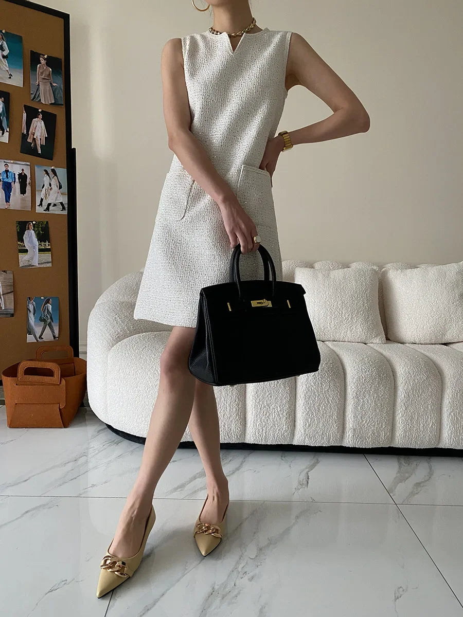 Vestido Tweed sem Mangas Bordado em Paetês Lenogue