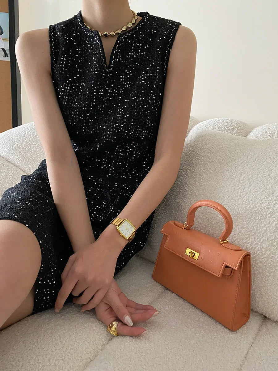 Vestido Tweed sem Mangas Bordado em Paetês Lenogue