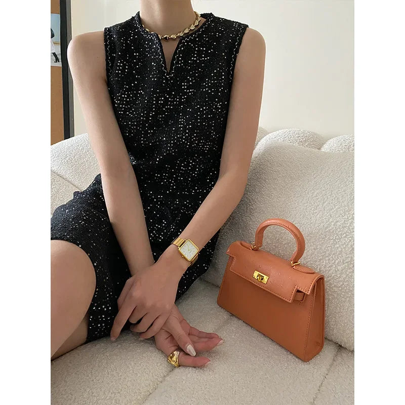 Vestido Tweed sem Mangas Bordado em Paetês Lenogue