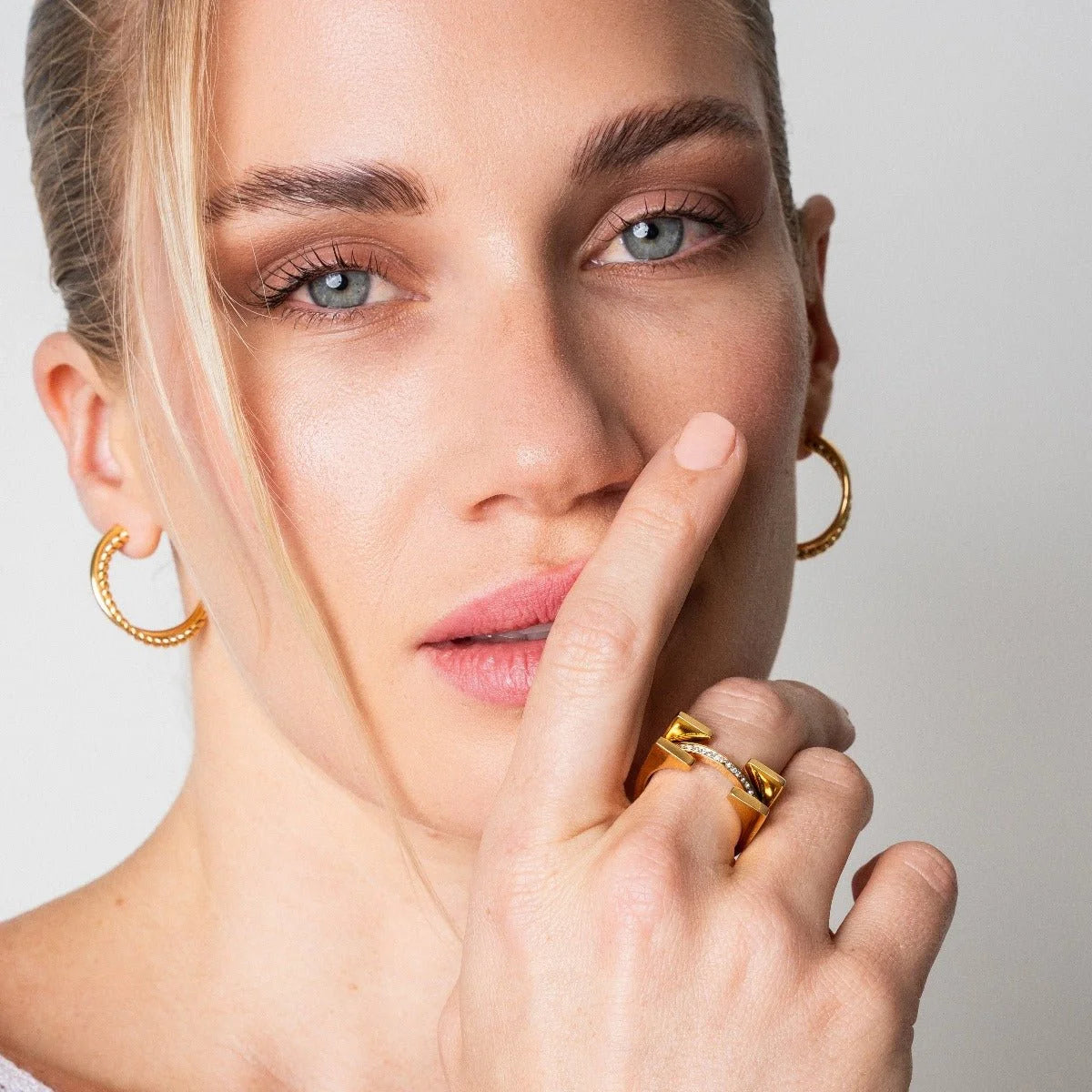 Anel Divine Truth Lenogue