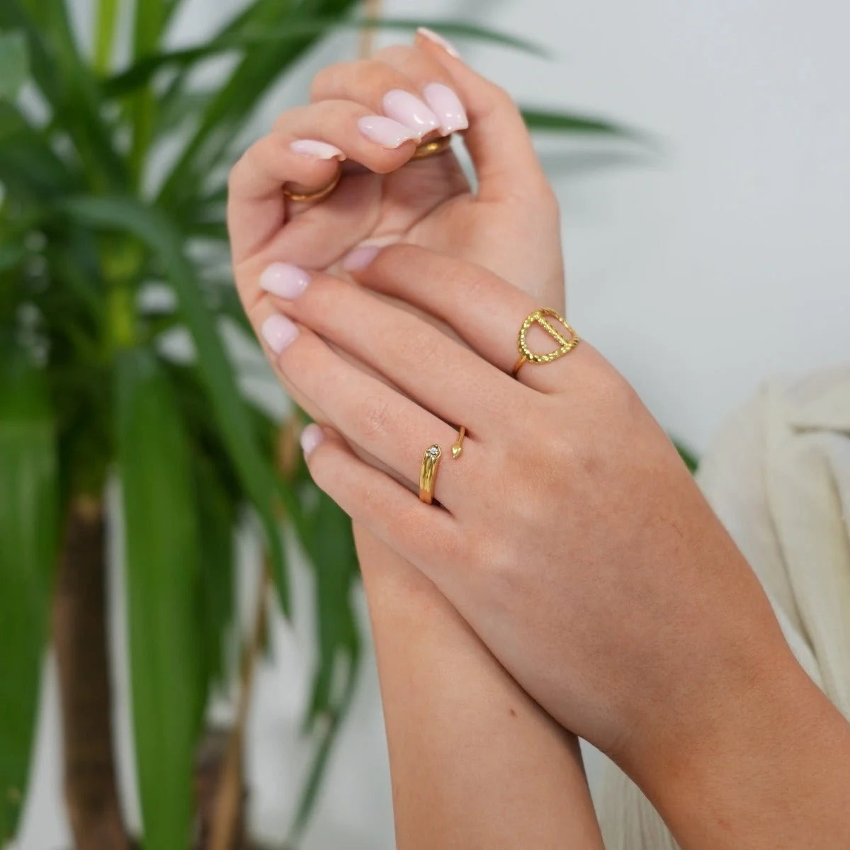 Anel Glamorous Flecha Lenogue Ouro / 14