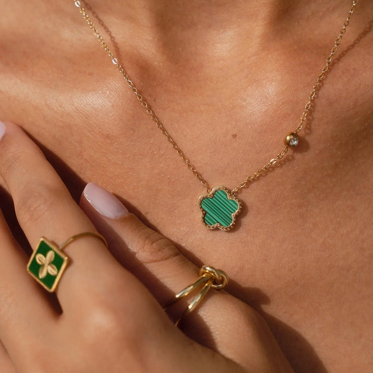 Anel Luxurious Trevo Verde Ajustável Lenogue Ouro