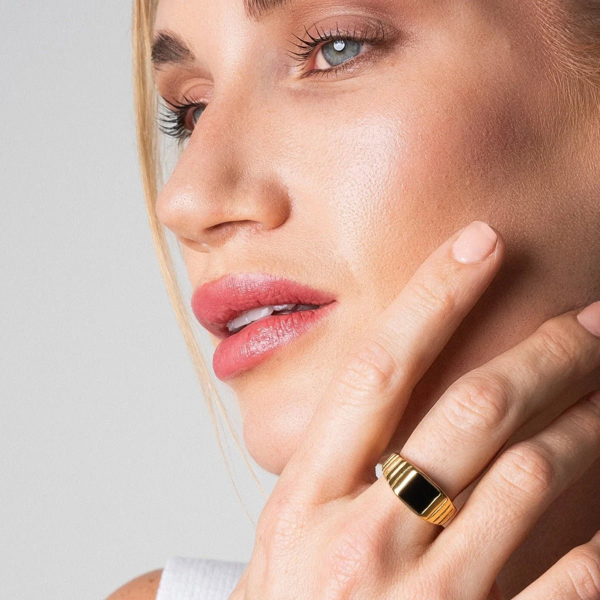 Anel Prestigious Noir Lenogue Ouro / 14