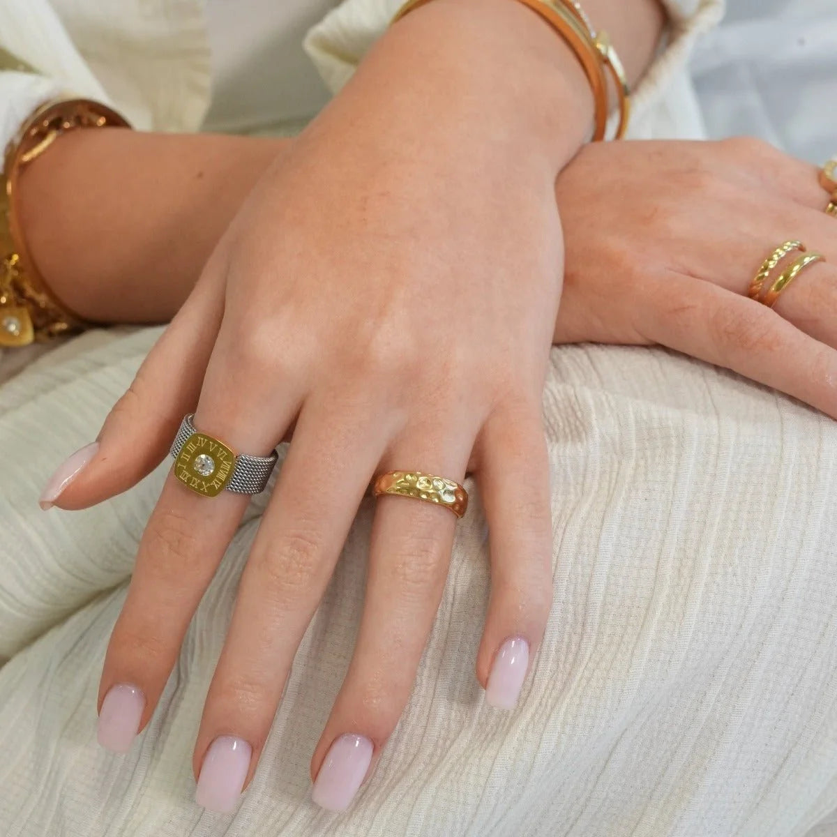 Anel Pure Textura Lunar Lenogue Ouro / 14