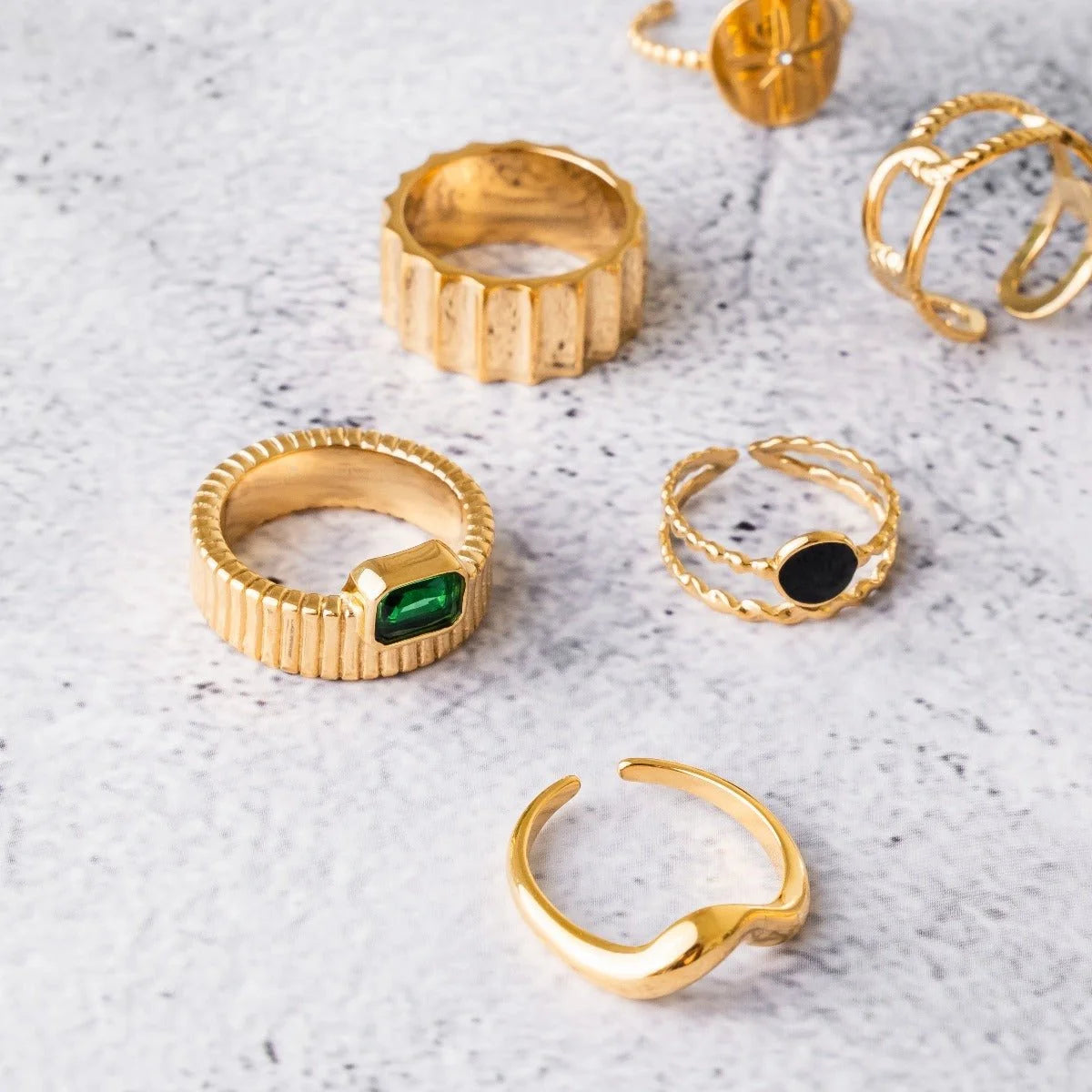 Anel Radiant Ajustável ônix Lenogue Ouro