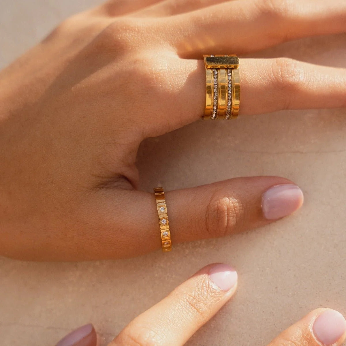 Anel Royal Caviar Stack Lenogue Ouro / 14