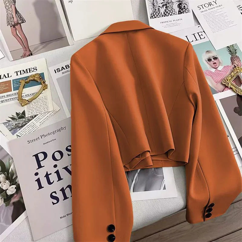 Blazer de Alfaiataria Curto com Lapela em Entalhe na Gola Lenogue