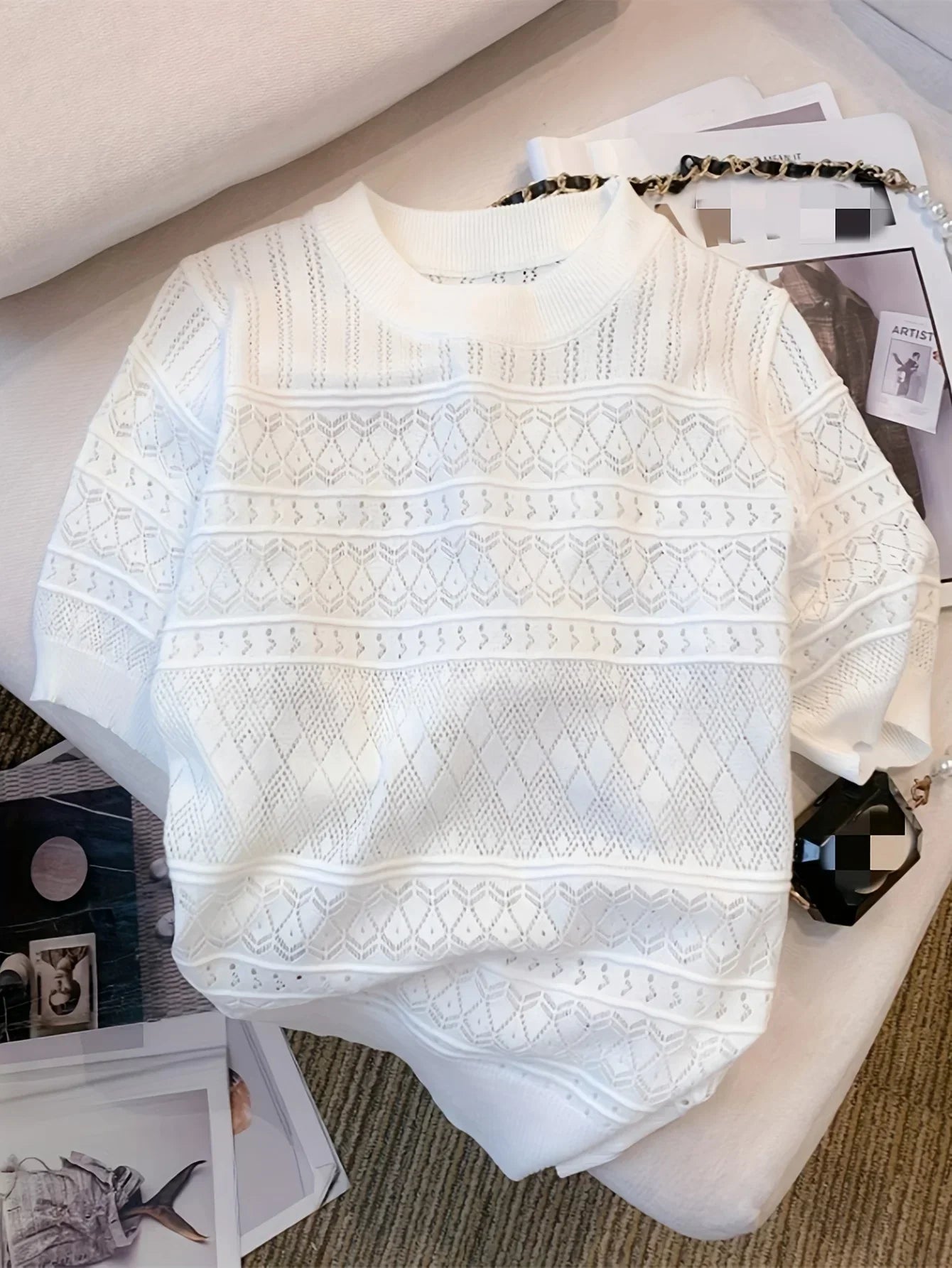 Blusa Casual em Tricot Vazado com Gola Redonda Lenogue