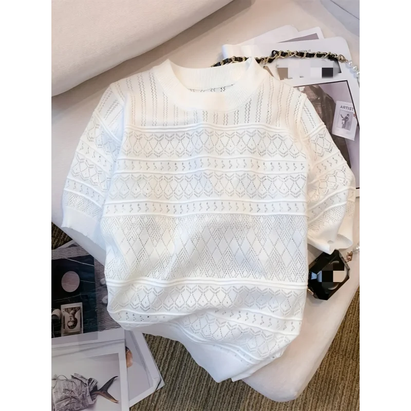 Blusa Casual em Tricot Vazado com Gola Redonda Lenogue