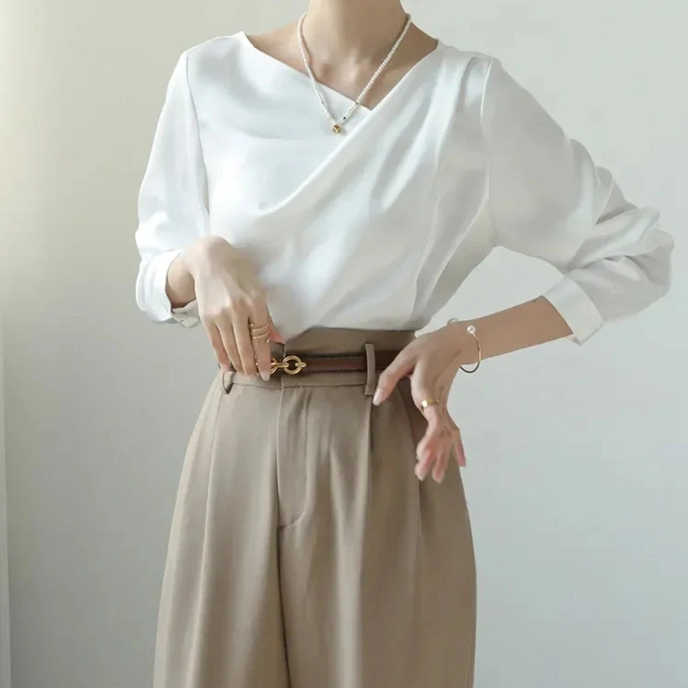 Blusa de Cetim com Gola Inclinada e Manga Longa Branco Élégant Lenogue