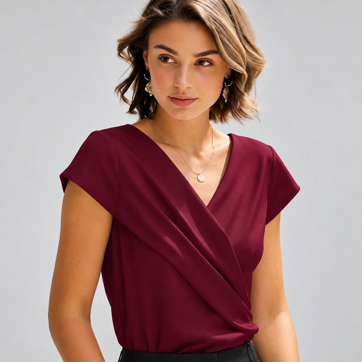 Blusa de Poliéster com Decote V e Manga Curta Raffiné Lenogue