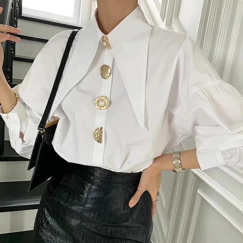 Blusa Social com Pérolas e Gola Marcante Lenogue