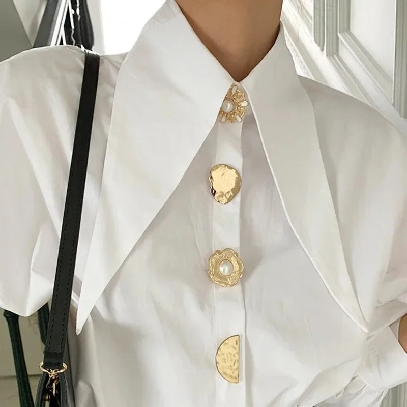Blusa Social com Pérolas e Gola Marcante Lenogue