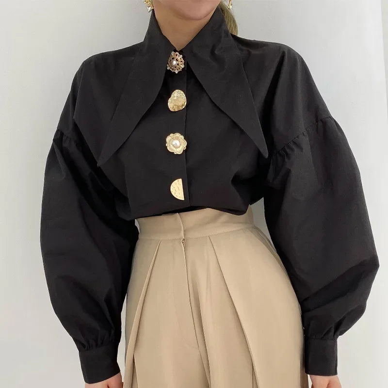Blusa Social com Pérolas e Gola Marcante Lenogue
